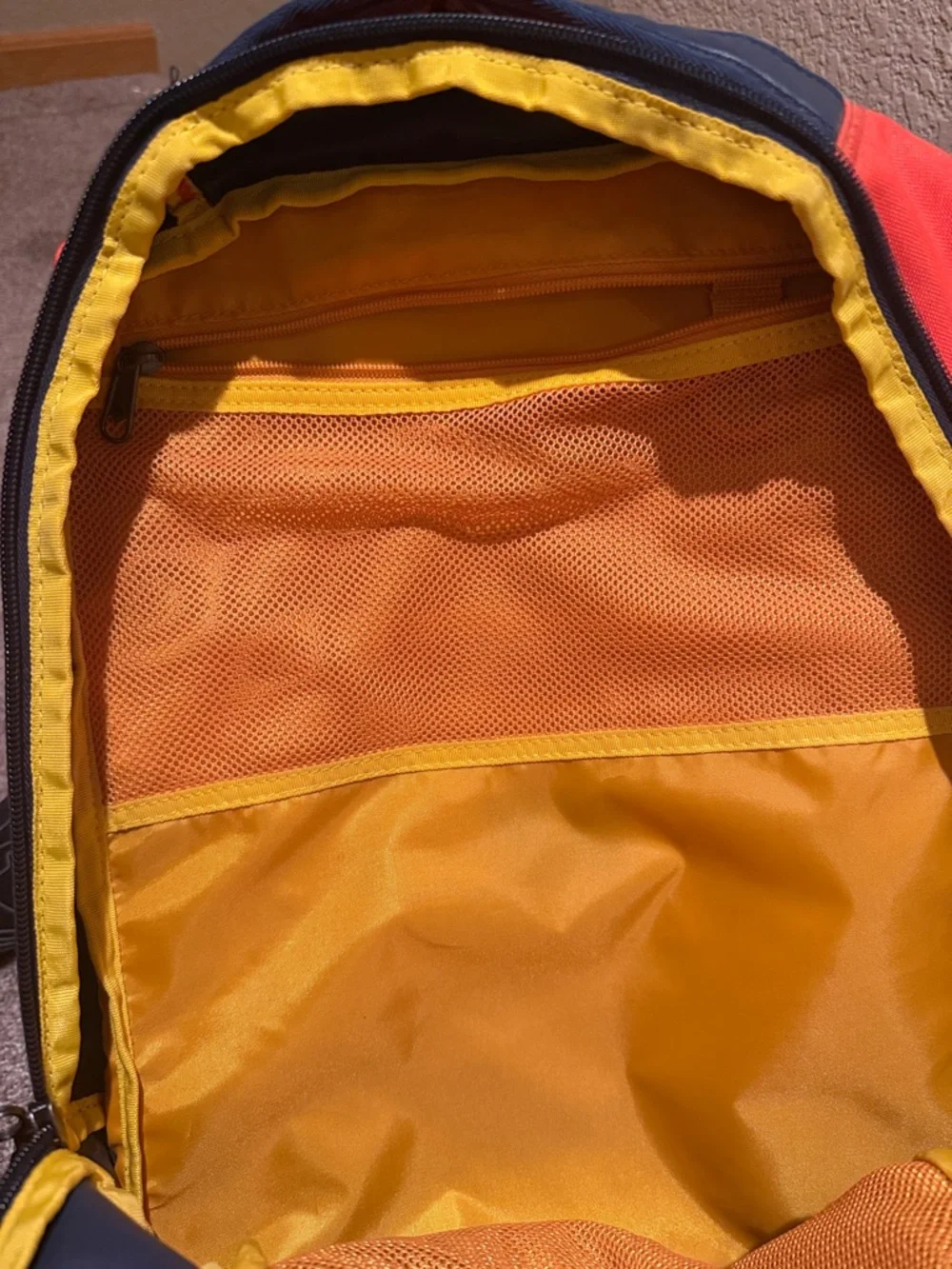 Eagle Creek Wayfinder 30L Backpack Laptop Hiking Travel Orange Yellow Blue - Picture 12 of 15